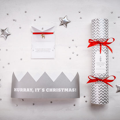 Christmas Cracker Frau